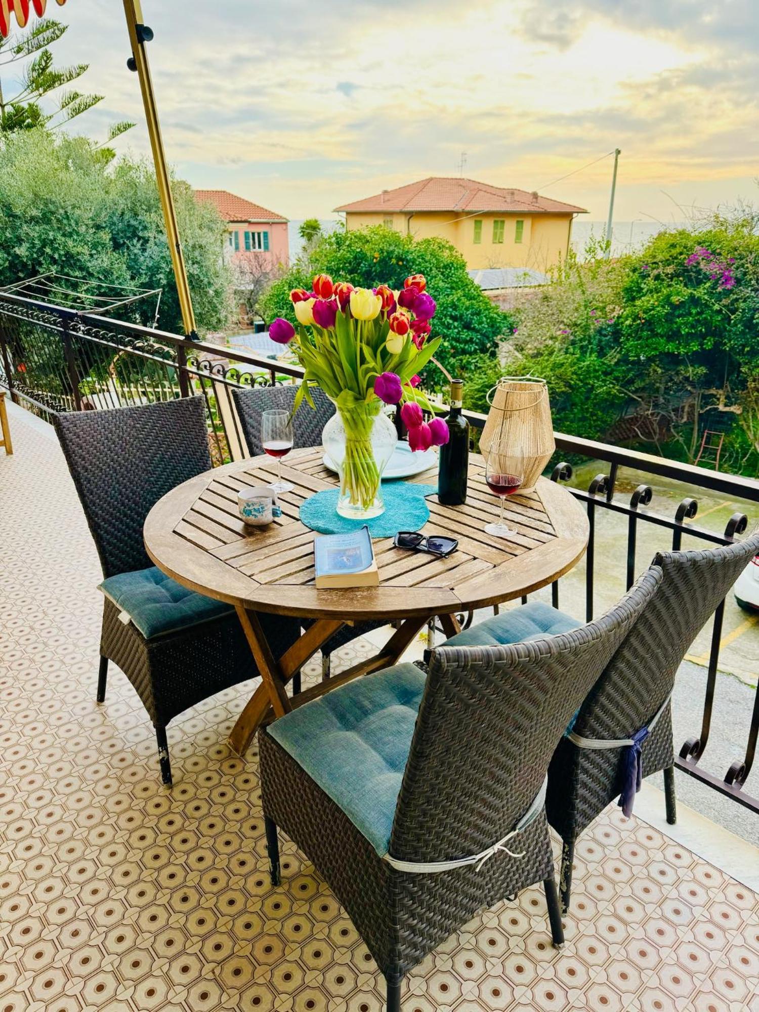 Il Timone Apartment ริวาลิกูเร ภายนอก รูปภาพ